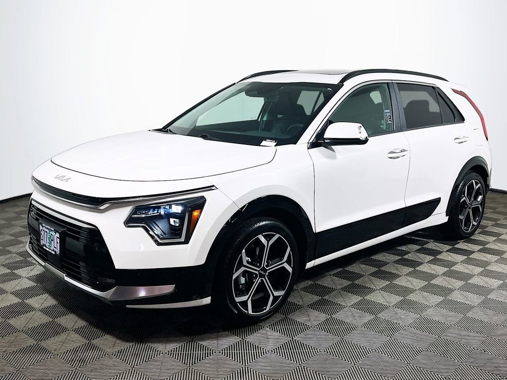 2023 Kia Niro — rear three-quarter view