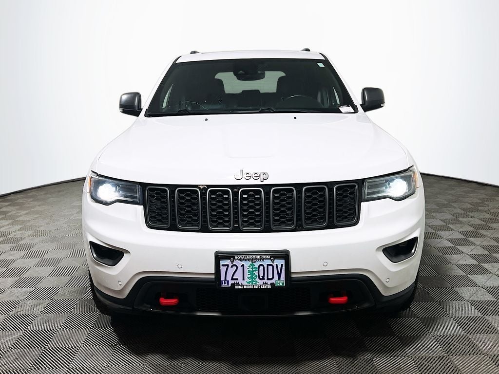 2018 Jeep Grand Cherokee — side profile view
