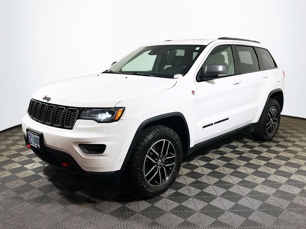 2018 Jeep Grand Cherokee — rear three-quarter view