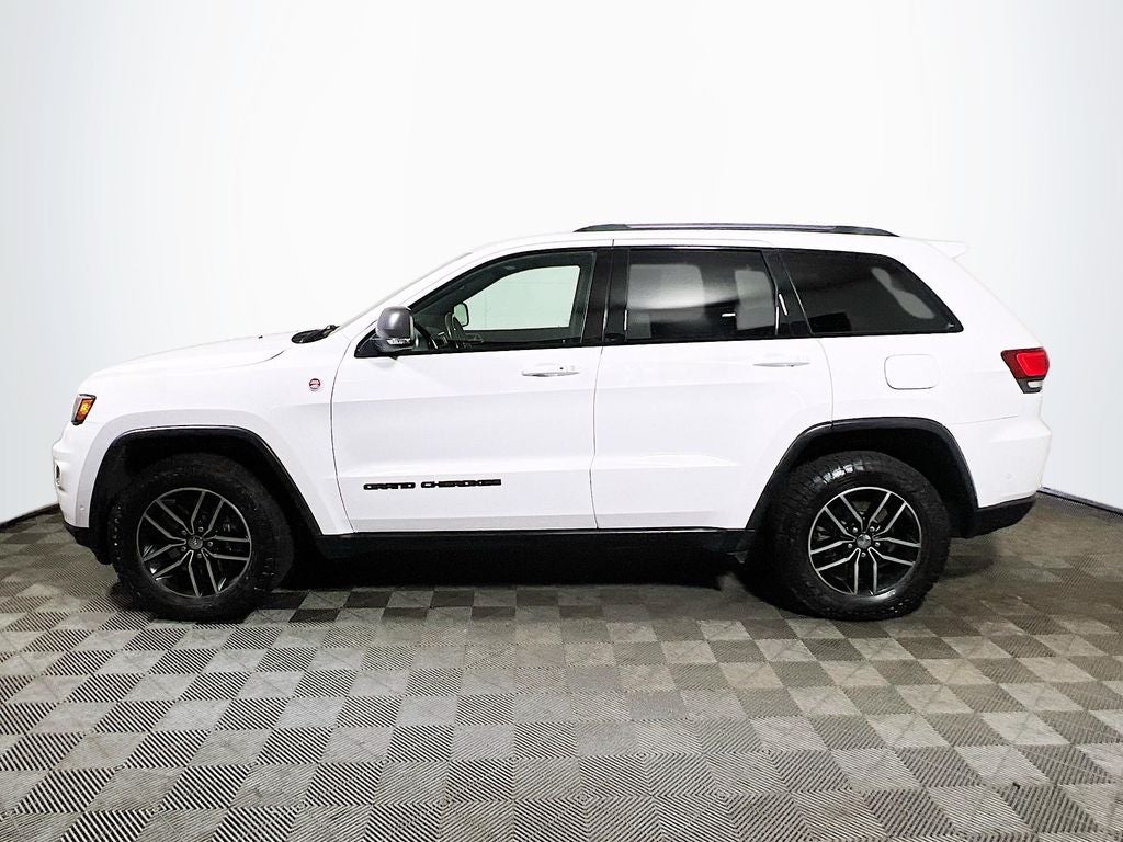 2018 Jeep Grand Cherokee — interior view