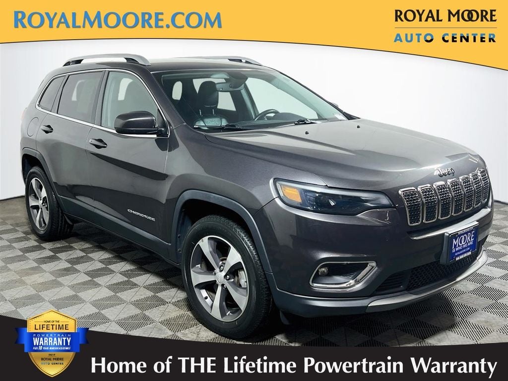 2020 Jeep Cherokee Limited in Granite Crystal Metallic Clearcoat — front three-quarter view