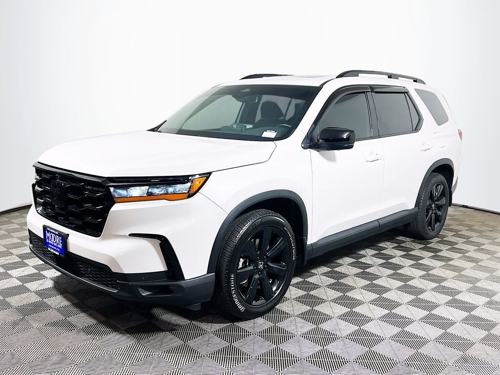 2025 Honda Pilot — rear three-quarter view