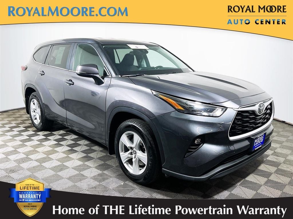 2024 Toyota Highlander LE in Magnetic Gray Metallic — front three-quarter view